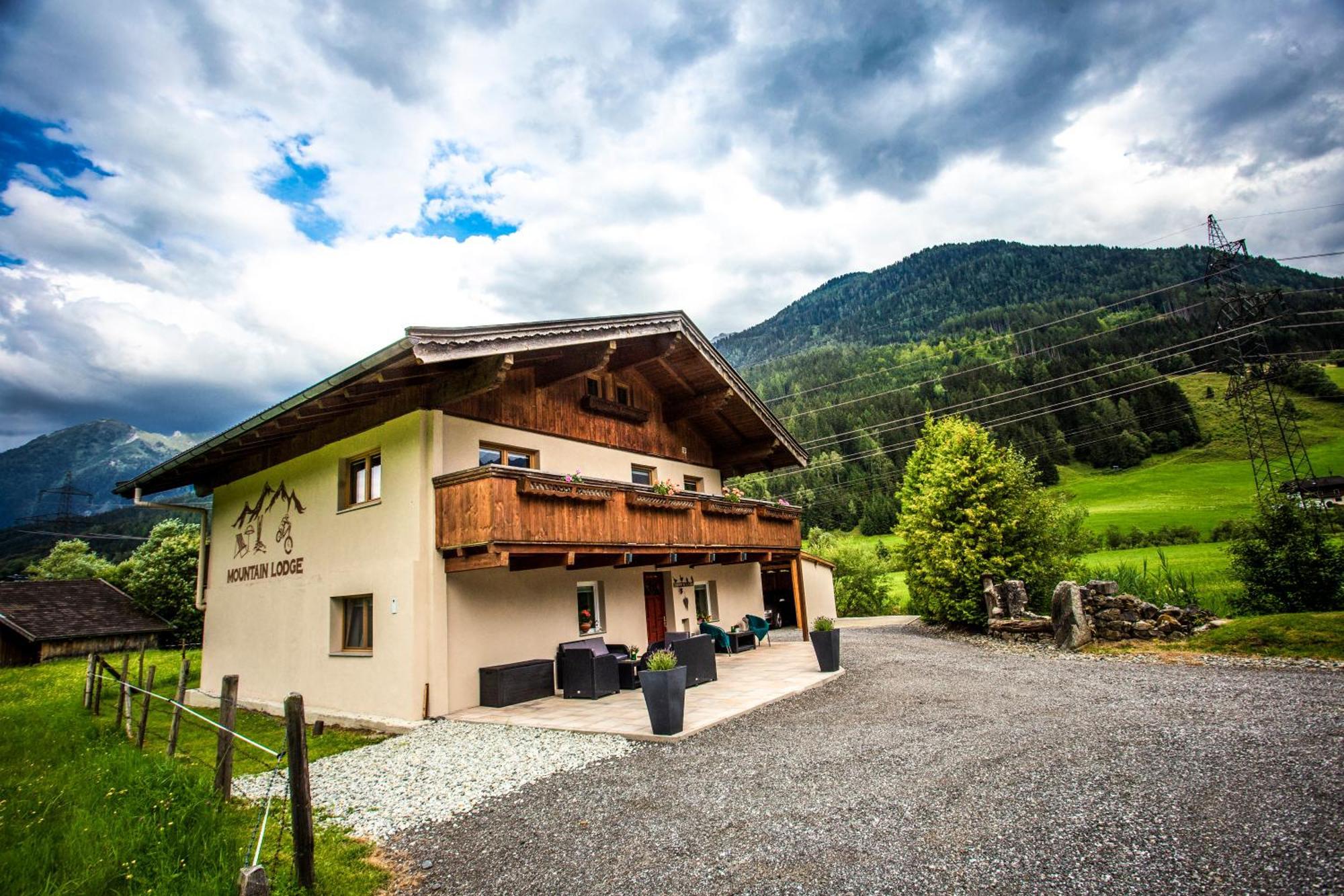 Mountain Lodge Neukirchen am Grossvenediger Exterior photo