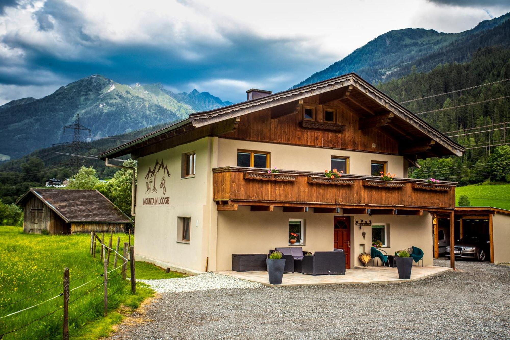 Mountain Lodge Neukirchen am Grossvenediger Exterior photo